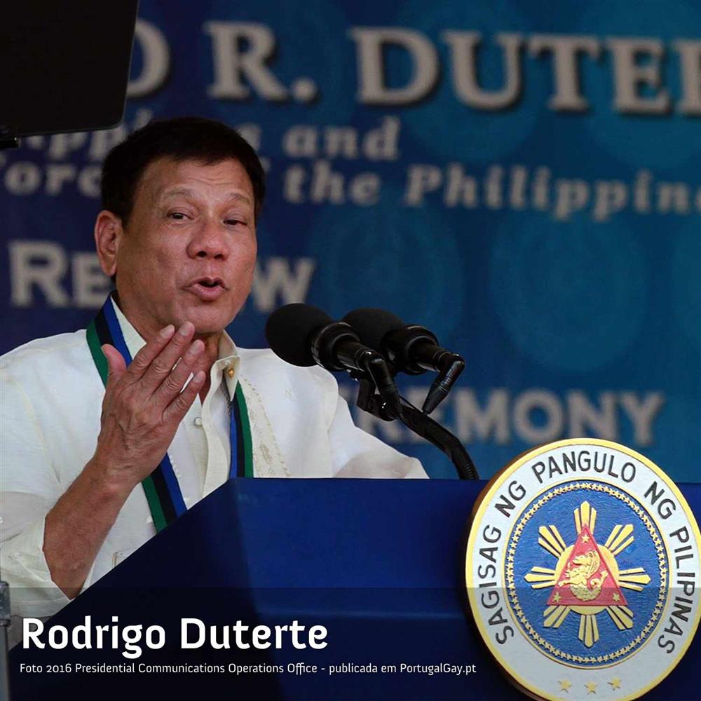 FILIPINAS: Presidente ataca comissão de direitos humanos: 'Você é gay ou pedófilo?' FILIPINAS: Presidente ataca comissão de direitos humanos: 'Você é gay ou pedófilo?'